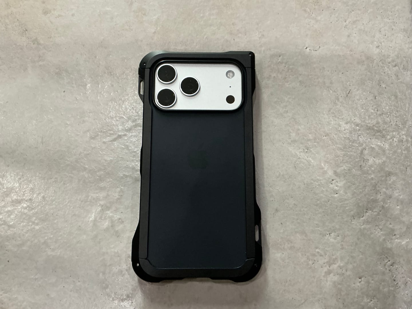 Customer photo review of DANGO Adapt Case - Iphone 17 Pro Max