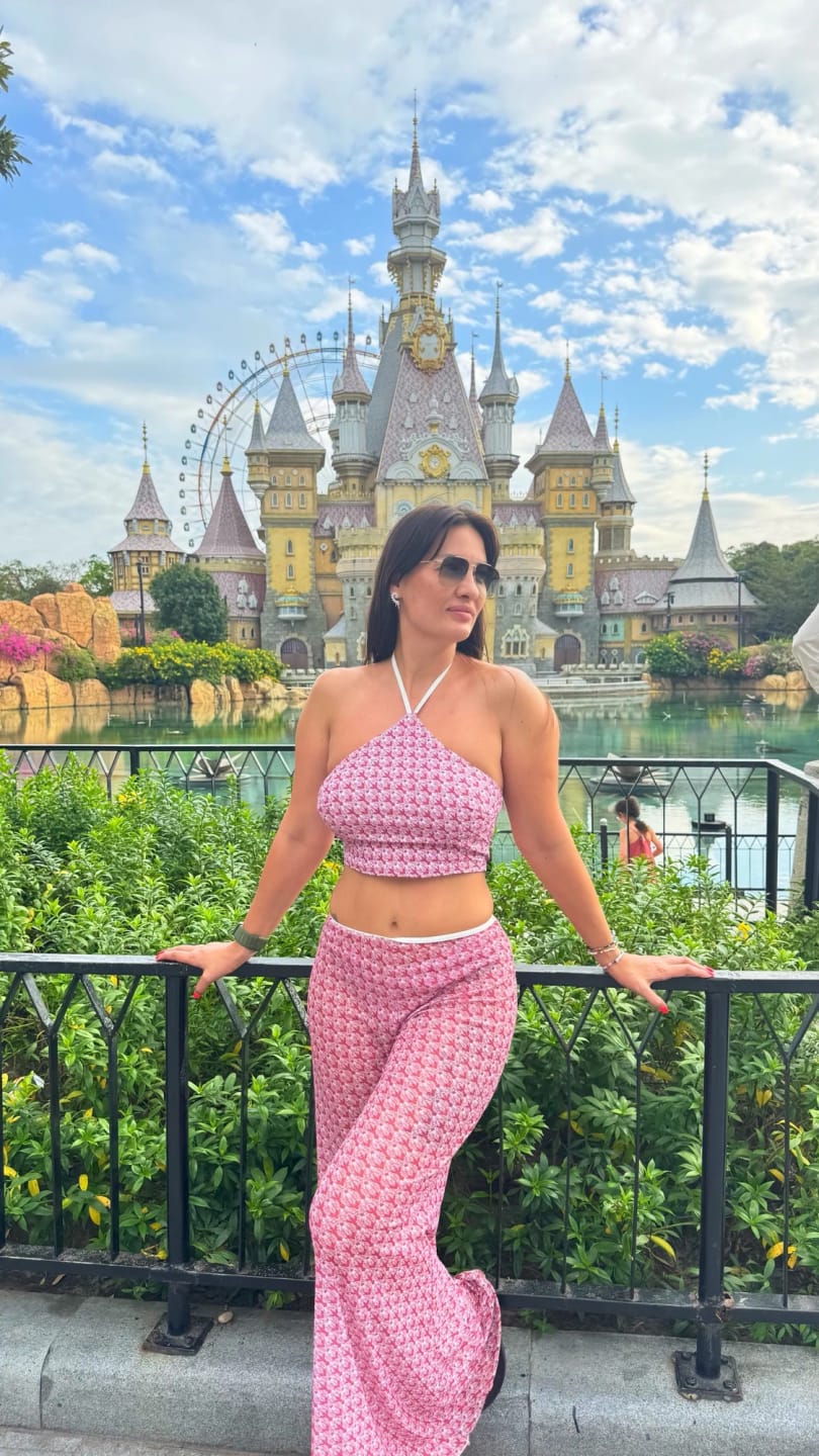 Customer photo review of Sophia High-Neck Three-Piece Bikini Set