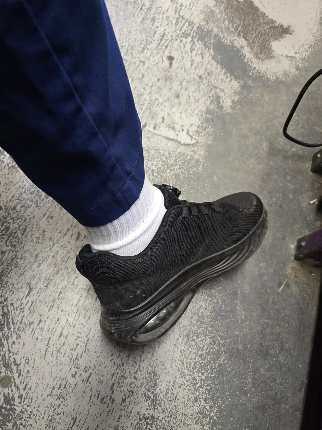 Customer photo review of Most Lightweight Composite Toe Tennis Safety Shoes