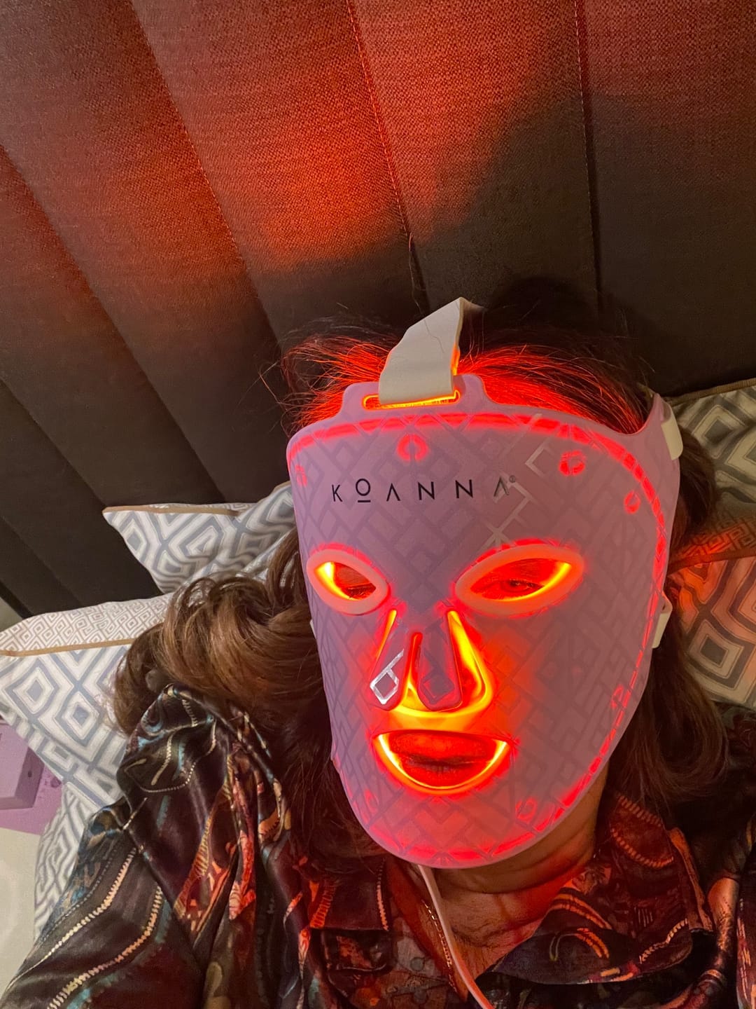 Customer photo review of Koanna® MultiGlo™ LED Lichttherapie-Maske