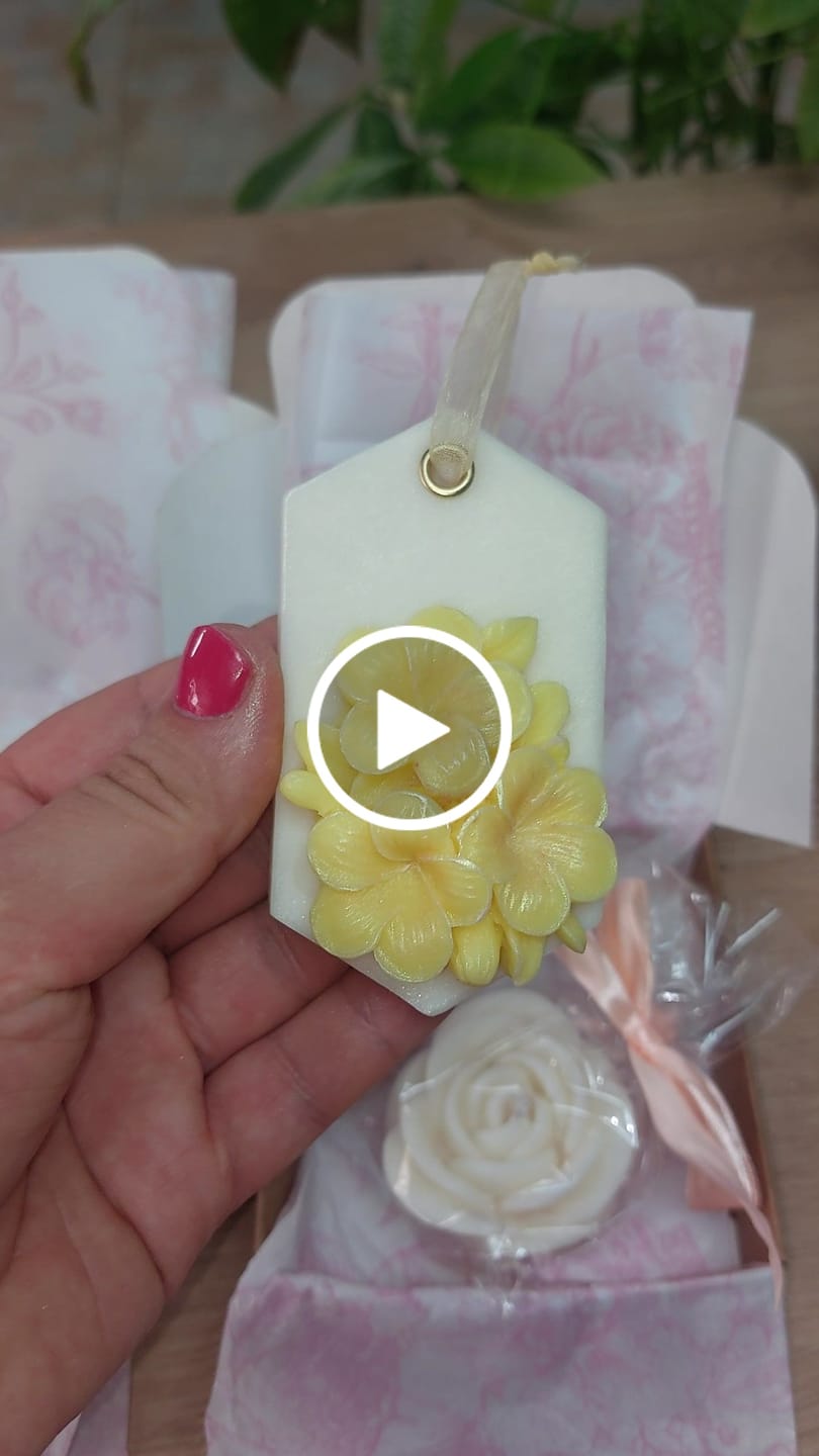 Customer video review of MECHAS PARA VELAS ENCERADAS Y CORTADAS A MEDIDA
