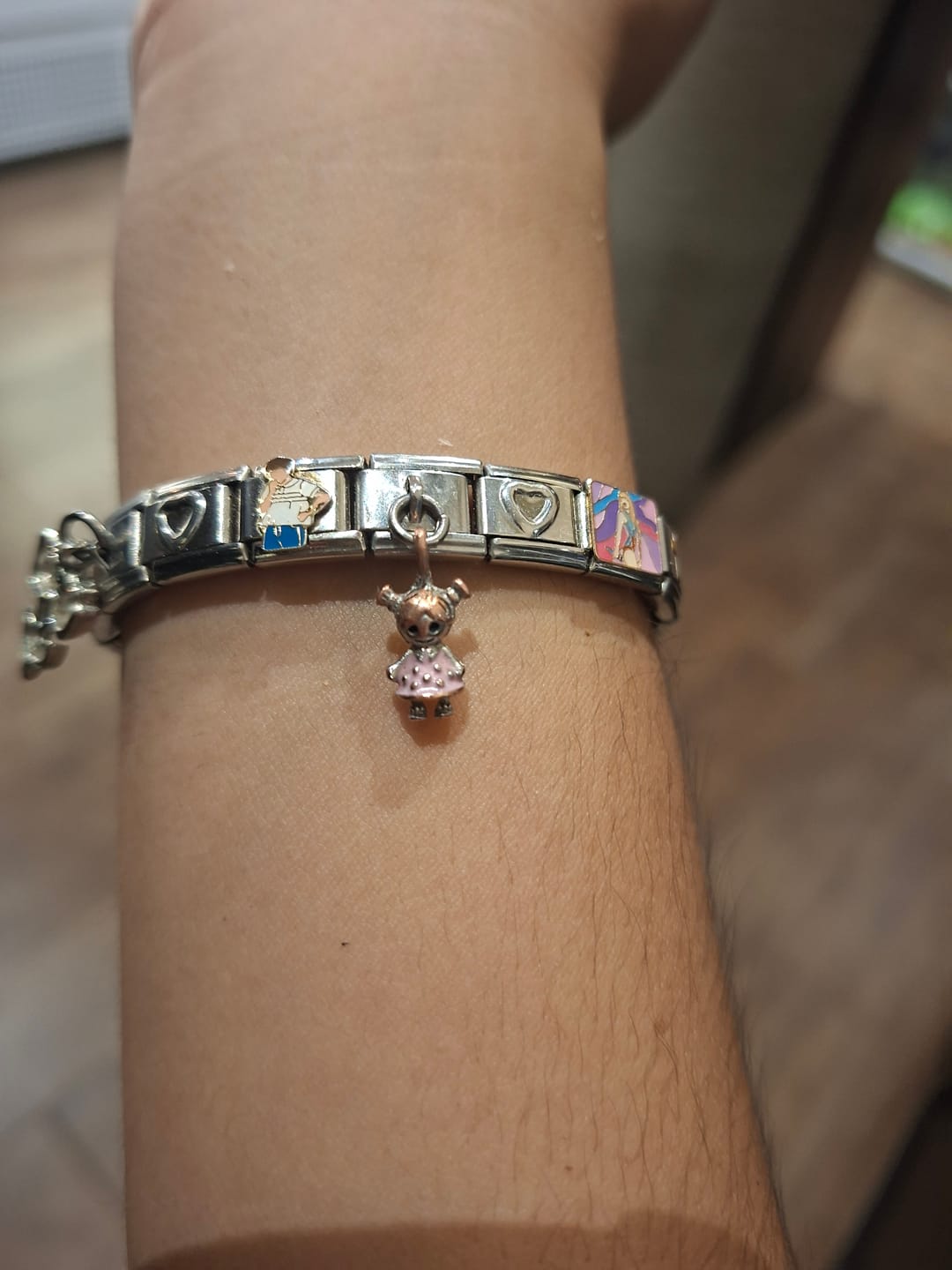 Customer photo review of Charm Niña