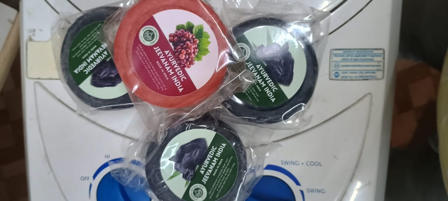 Customer photo review of Ayurvedic Jeevanam Black Detox Charcoal Soap for Face & Body (Get 1 Free Red Wine Soap)