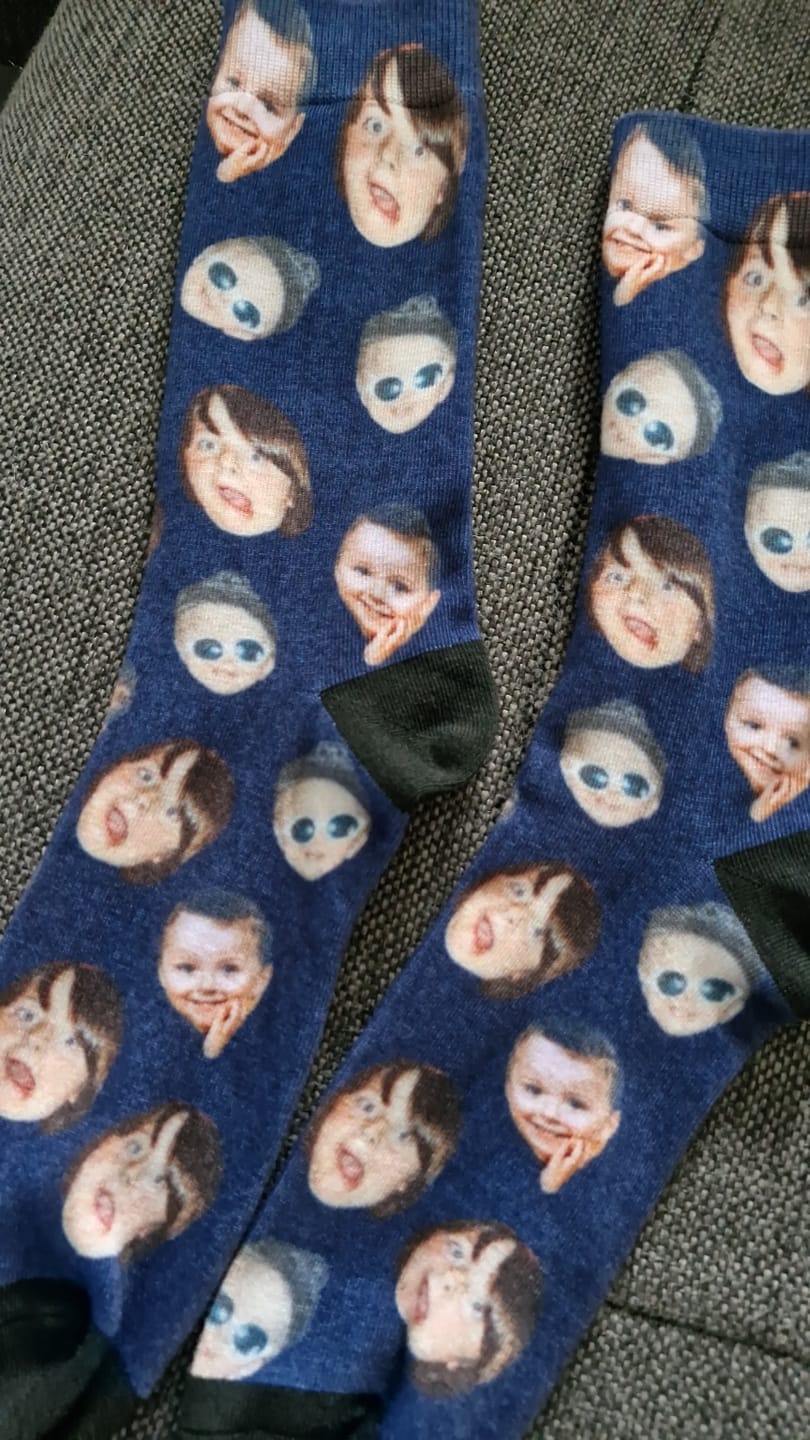 Customer photo review of Eure Fotos - Personalisierte Socken mit Fotoupload von euren Gesichtern für Freunde und Familie