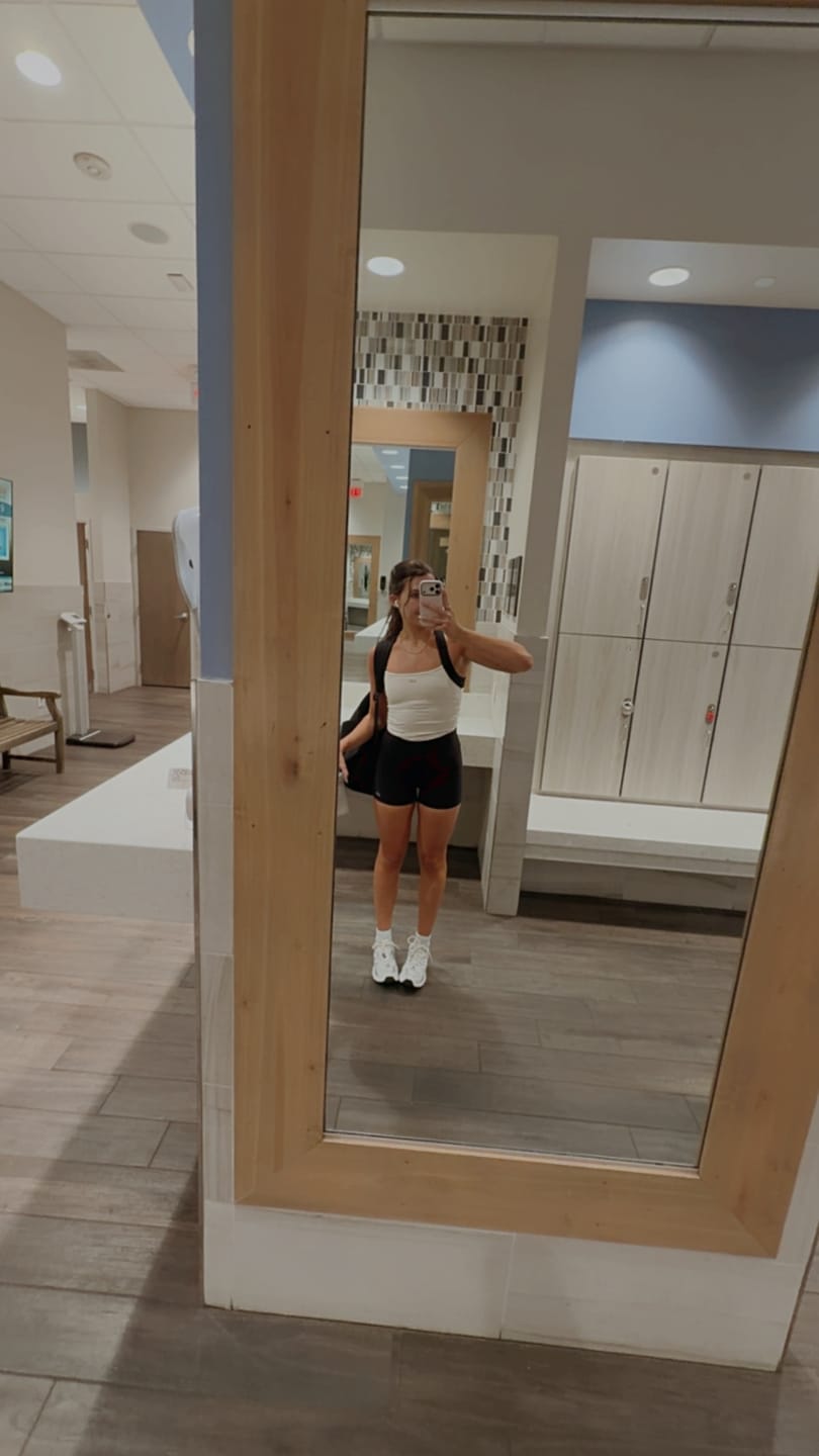 Customer photo review of The Sculpt Tank / Cream-Black