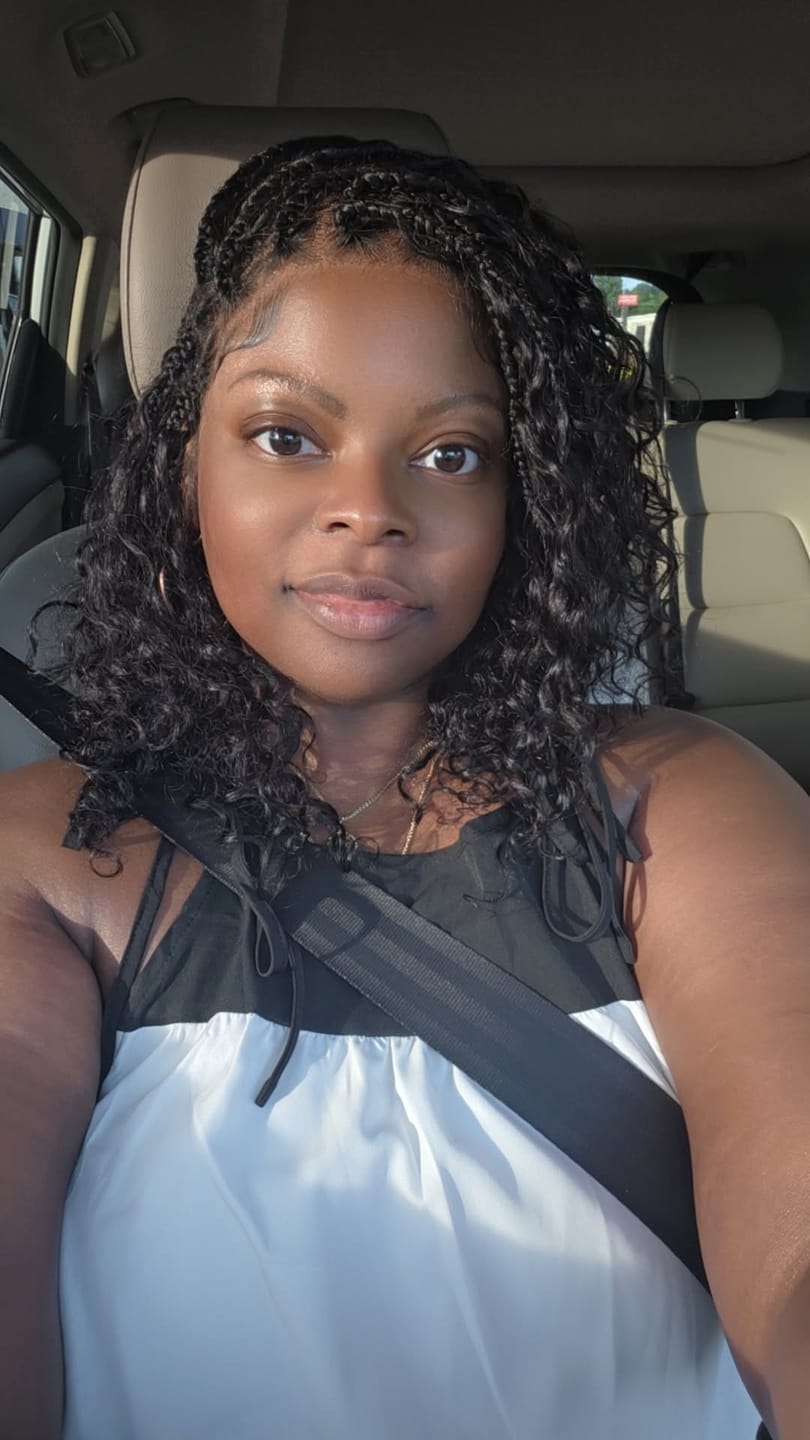 Customer photo review of Kiki - Pre Bleached Human Hair Deep Wave Curls Pre Bleached Knotless Swiss HD Full Lace Boho Box Braided Wig