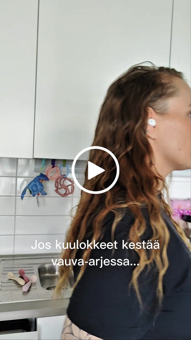 Customer video review of Koru earbuds