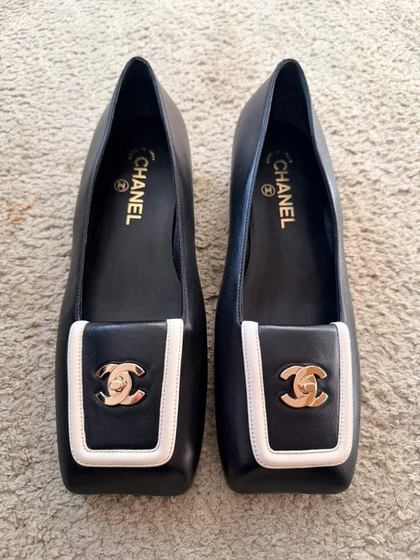 Customer photo review of Chanel 2026 Pump Suede and Lambskin