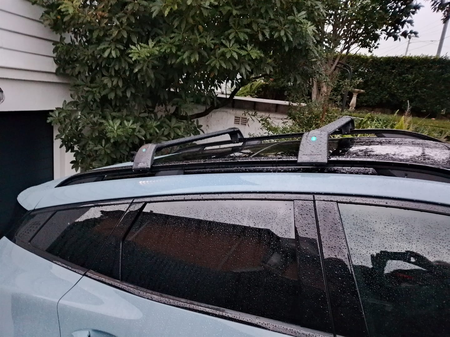 Customer photo review of Roof Rack Cross Bars For Kia Sportage (2021–2026)