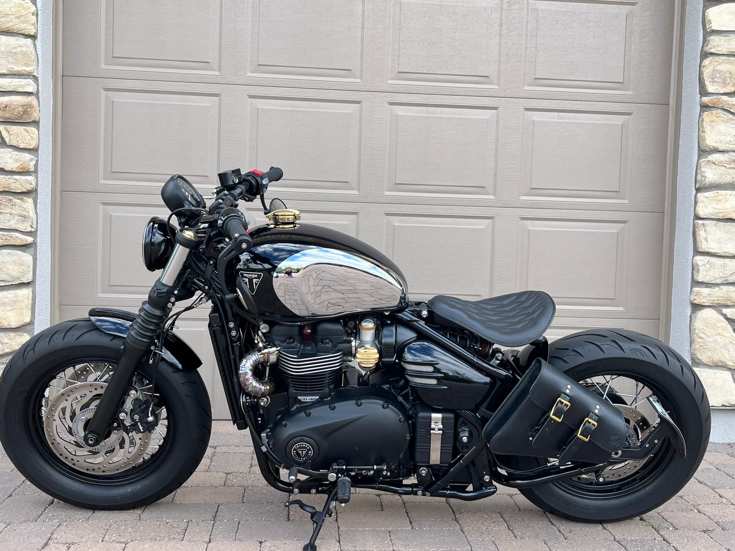 Customer photo review of Triumph Bobber Left Side Solo Bag - TBL01