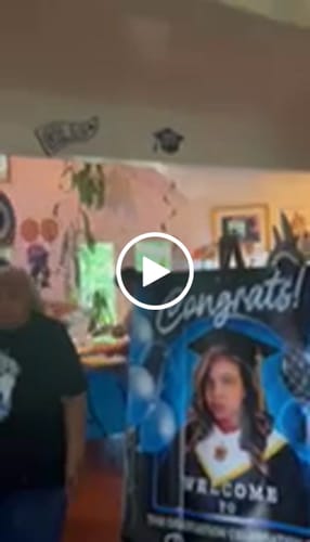 Customer video review of Personalized Graduation Welcome Sign Canvas - Custom Photo Graduation Gifts