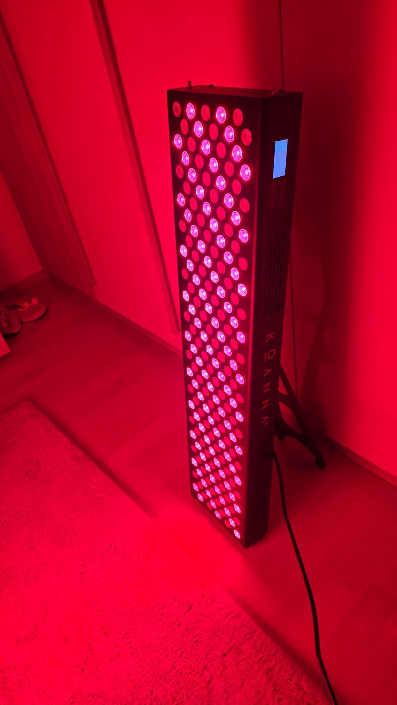 Customer photo review of Koanna® Luma1000™ – Powerful, Mid-Size Red Light Therapy Panel