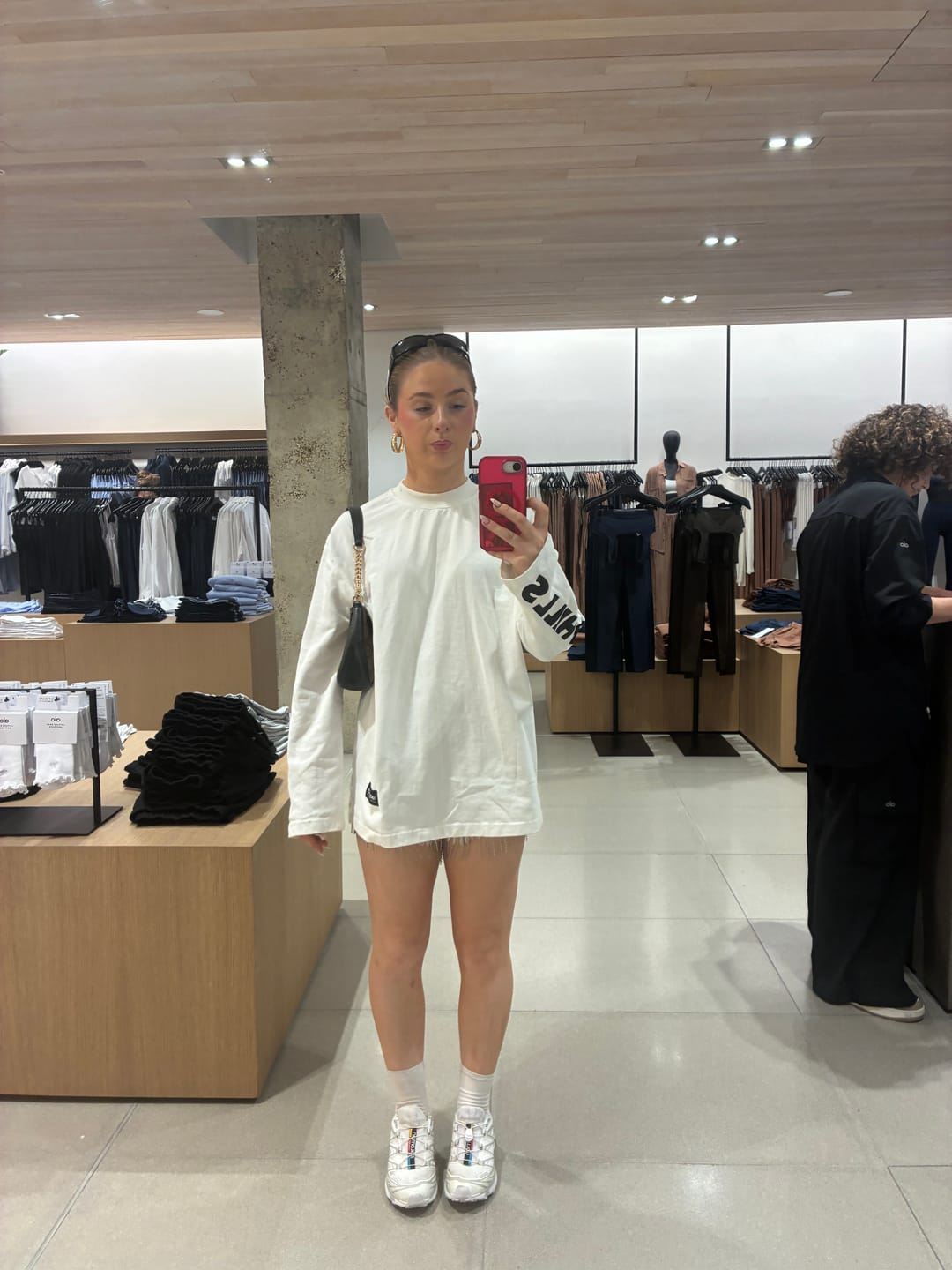 Customer photo review of LONGSLEEVE T-SHIRT WHITE