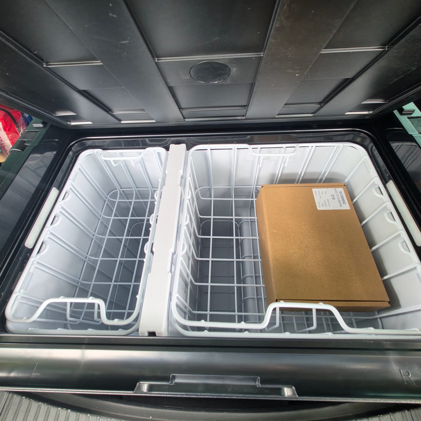 Customer photo review of BougeRV Neu Rocky V3.0 65 L Zwei Zonen 12V Kompressor Kühlbox Auto