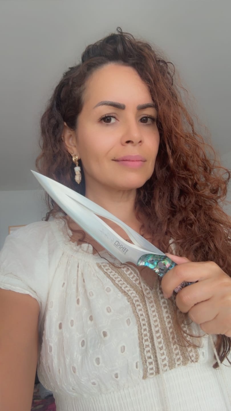 Customer photo review of The Pearl Eye Edition – Signature Knife by JIKKO®