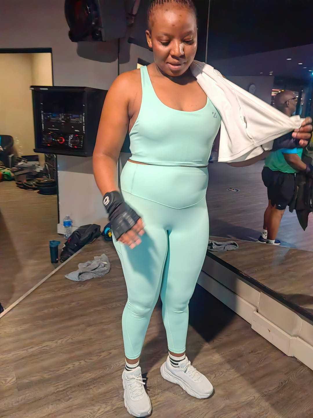 Customer photo review of Flattering Gym Set with High-Support Bra and Booty-Lifting Leggings