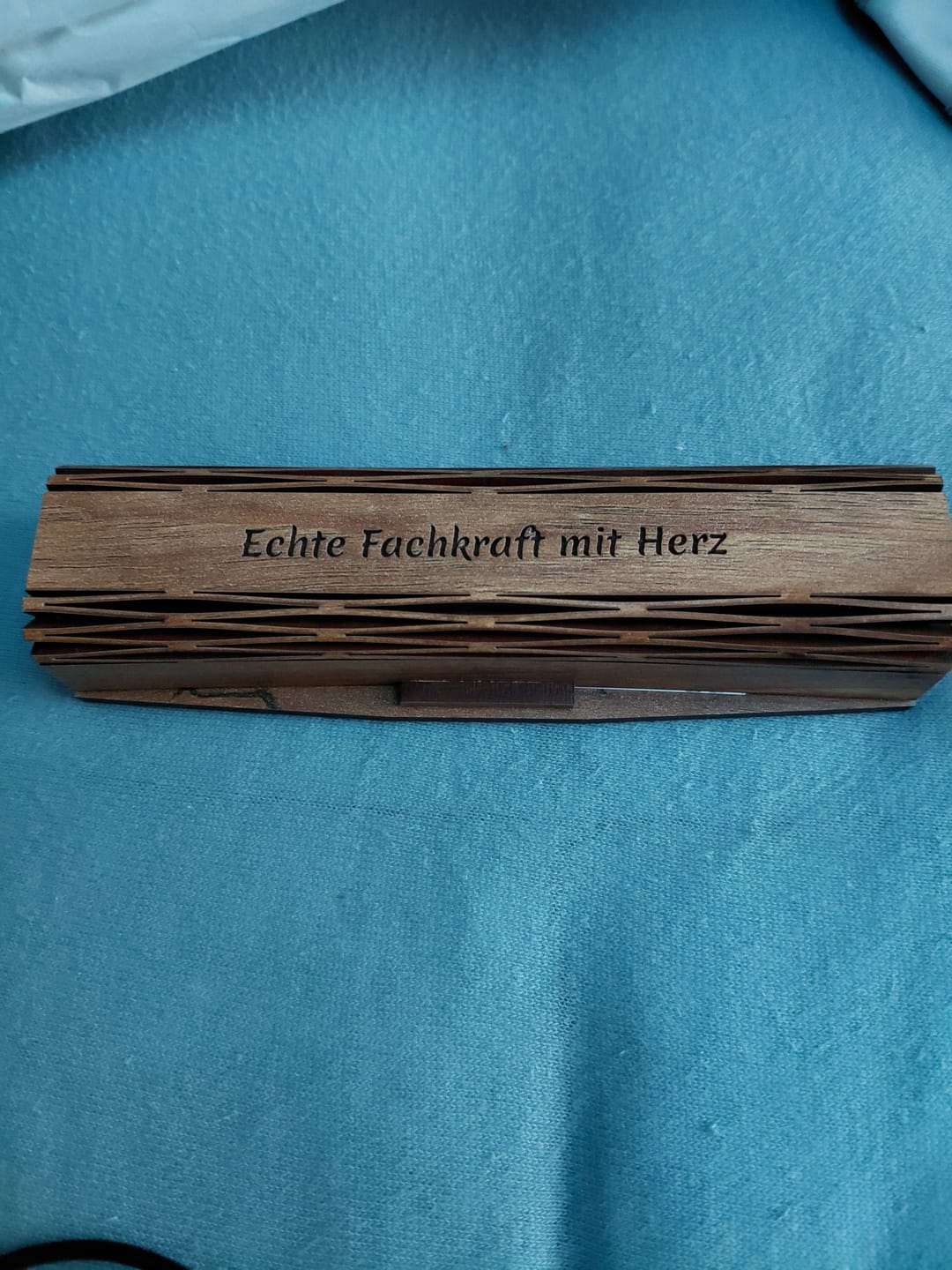 Customer photo review of Personalisierter Kugelschreiber aus Olivenholz mit Gravur & Holzschachtel | Geschenk für Männer & Frauen, Geburtstag, Abschluss