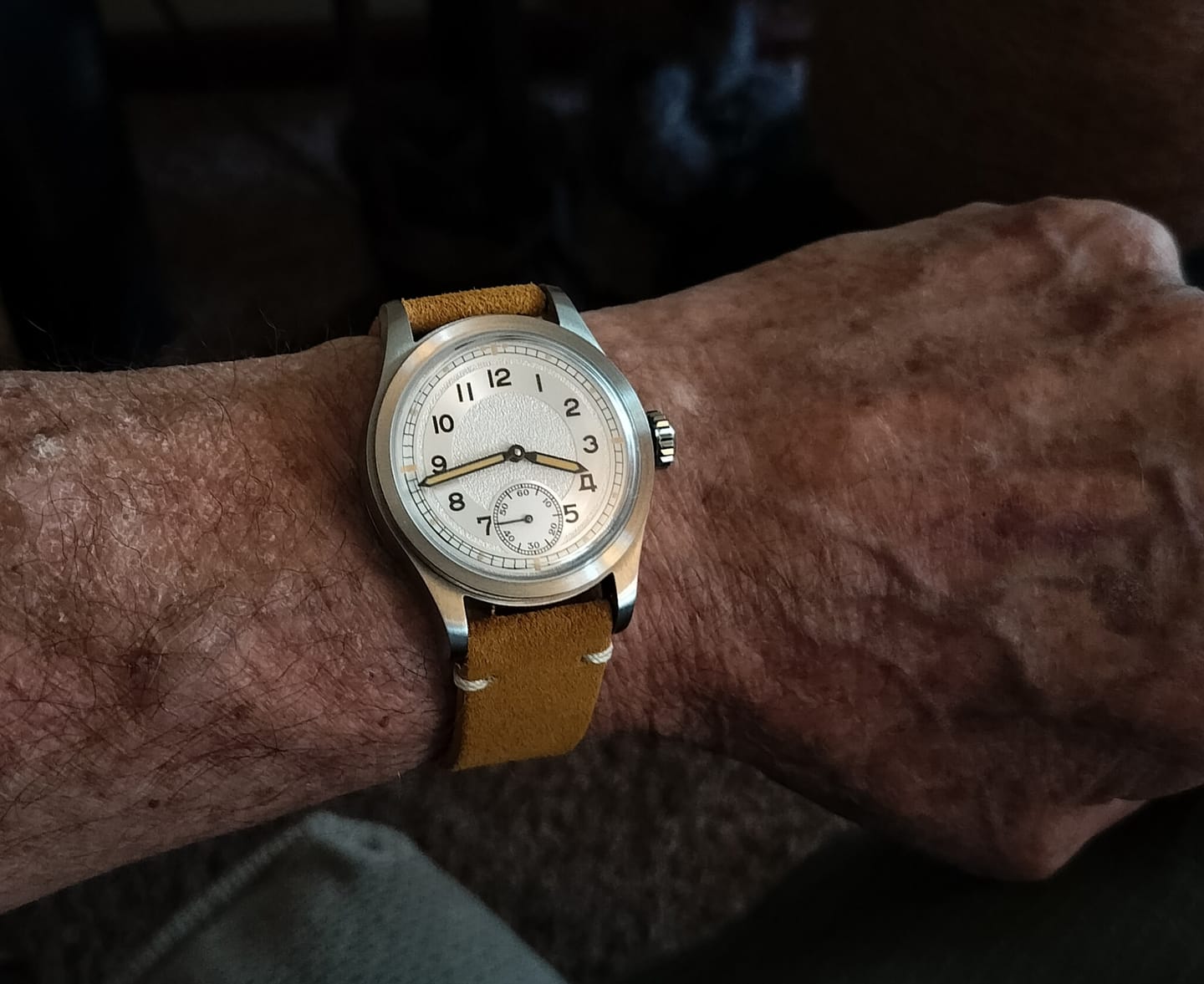 Customer photo review of HOU H1 - Vintage Field Watch Automatic | White · Ivory