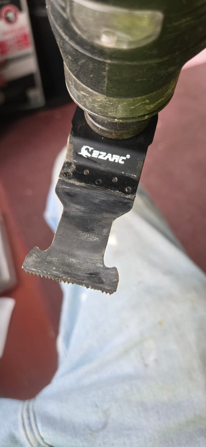 Customer photo review of EZARC Obsidian Carbide Muti-Material Oscillating Saw Blades for Metal, Nails, Wood, Plaster, Drywall and PVC(3pcs)