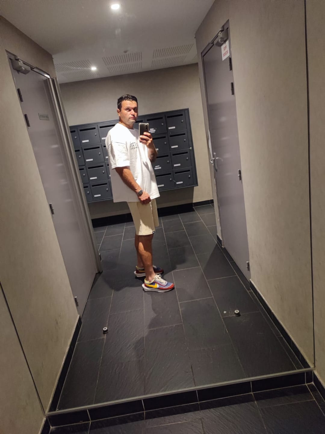 Customer photo review of Lifestyle Herren Shorts mit Aufnäher by SAEBIS®