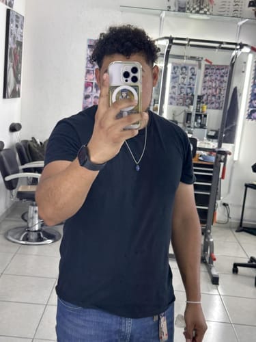Customer photo review of BUDS V-FIT™ — חולצת גברים (Offer C)