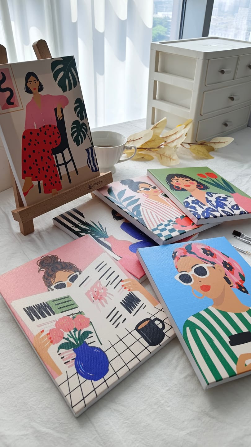 Customer photo review of 6 Mini Paintings -  Femme Forte Set