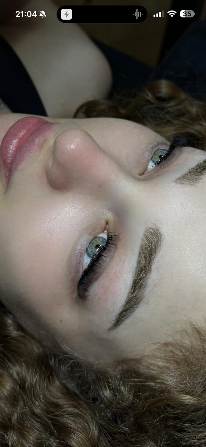 Customer photo review of Self Fanning Lash