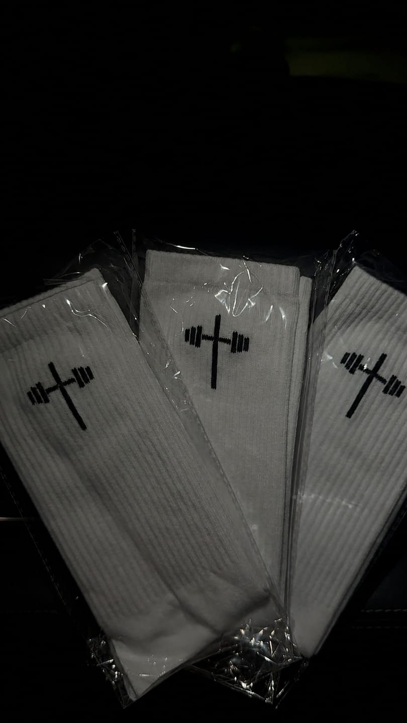 Customer photo review of HolStrength Crew Socks