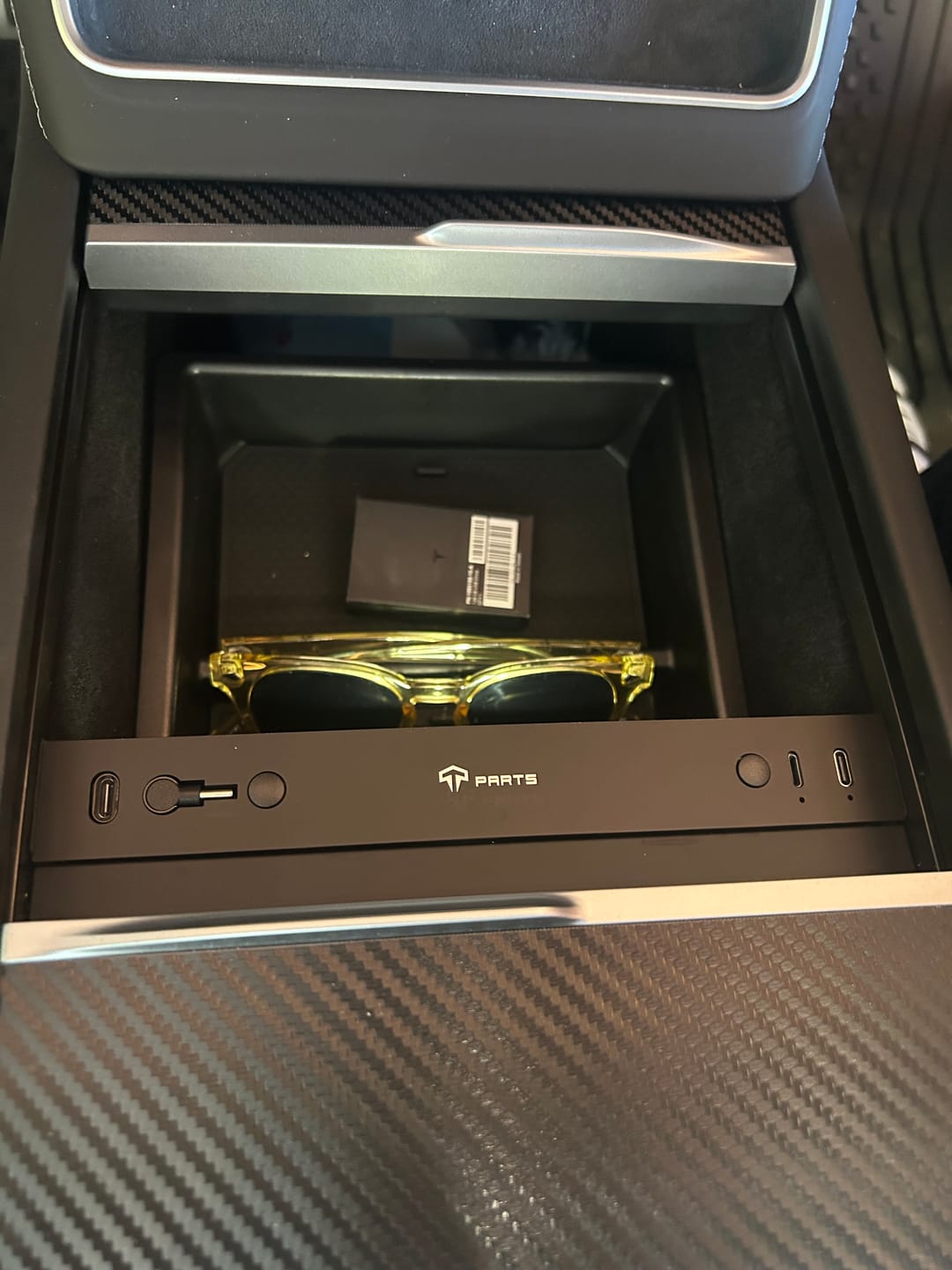Customer photo review of Muti-Ports Hidden Center Console USB Charging Hub for Model 3/Y