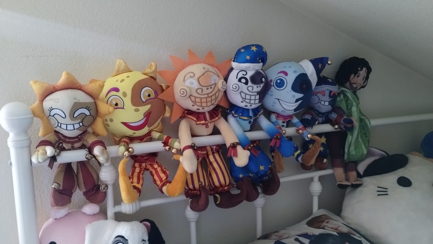 Customer photo review of Five Nights at Freddy’s Security Breach - Moon Daycare Attendant Collector’s Plush