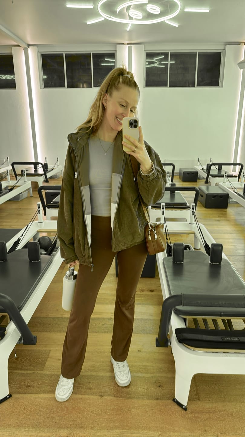 Customer photo review of Essential Flared Leggins