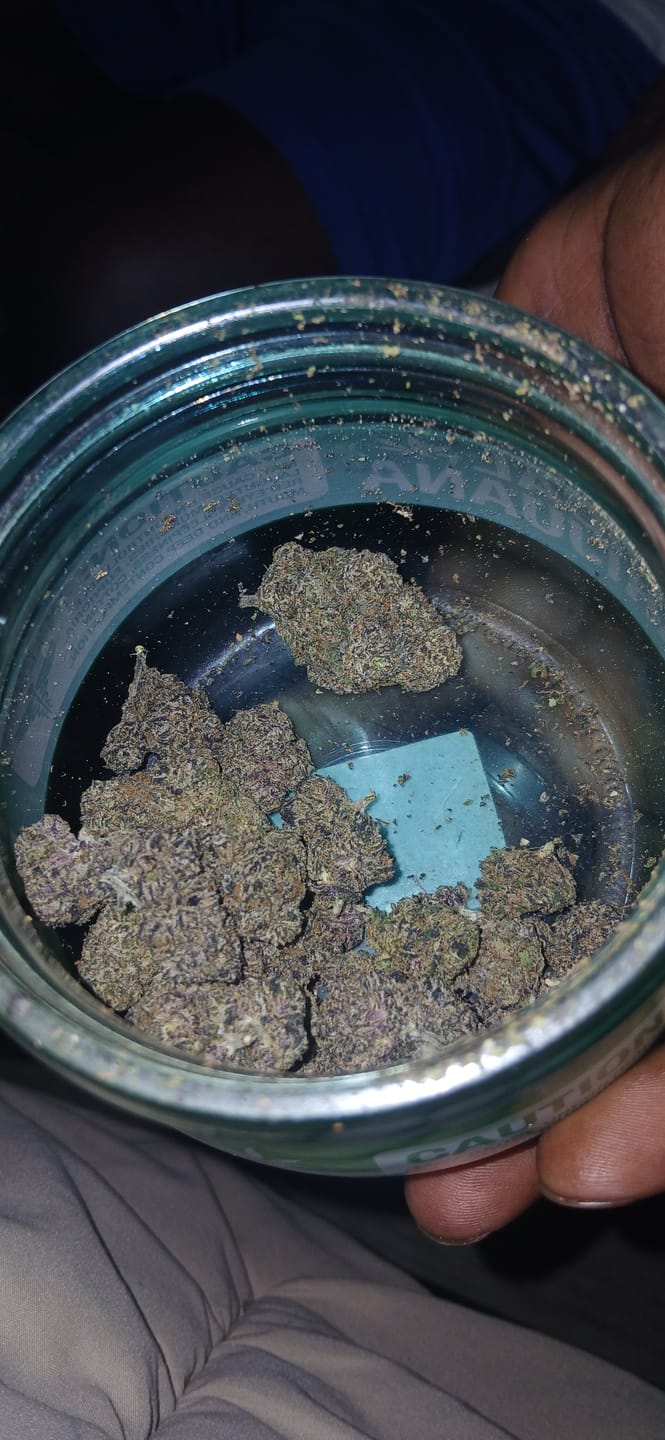 Customer photo review of Bubba Kush - 28 Grams - Indica