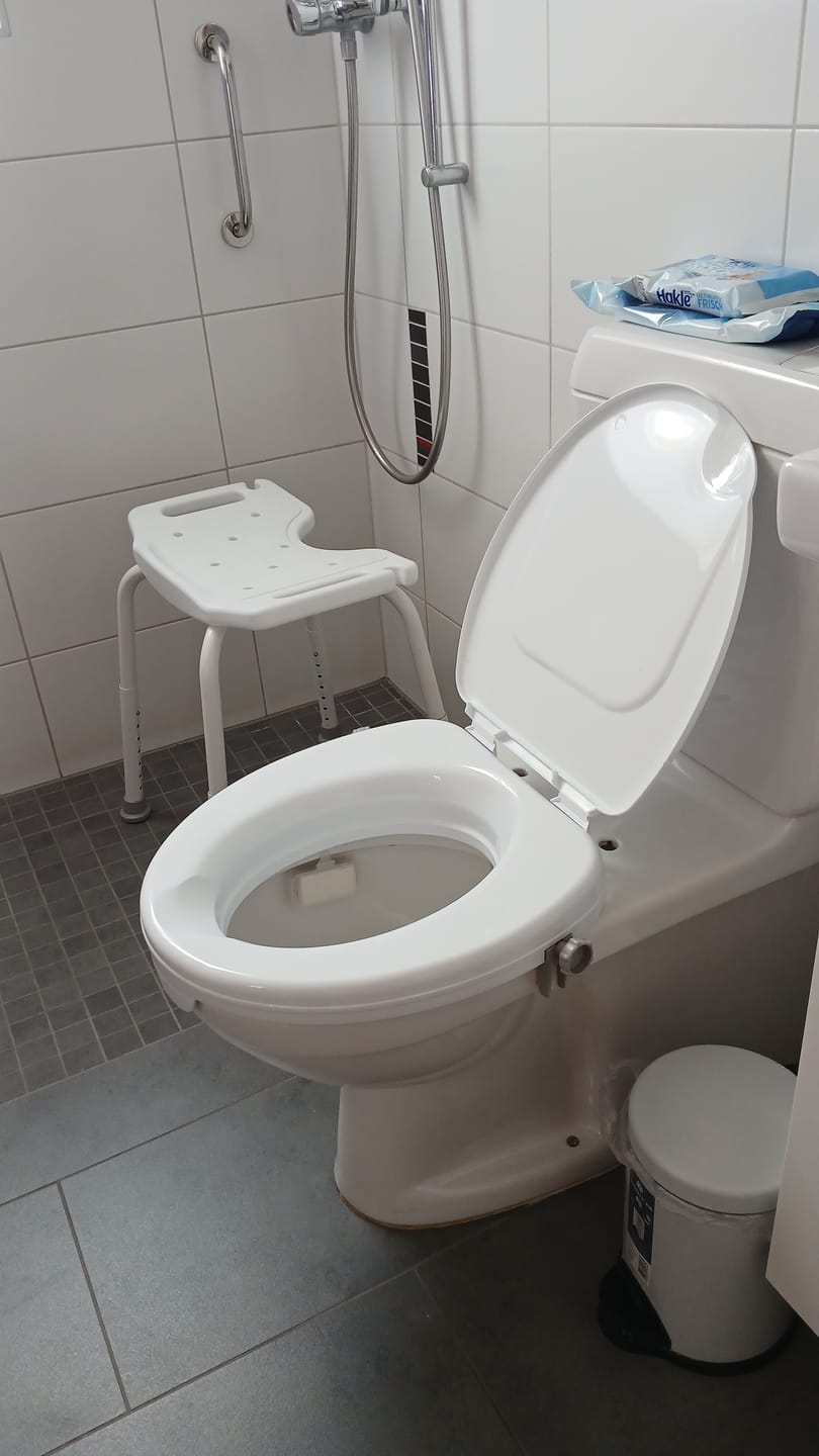 Customer photo review of Toilettensitzerhöhung Ticco 2G/5 (mit Deckel)