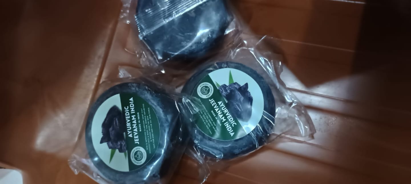 Customer photo review of Ayurvedic Jeevanam Black Detox Charcoal Soap for Face & Body (Get 1 Free Red Wine Soap)