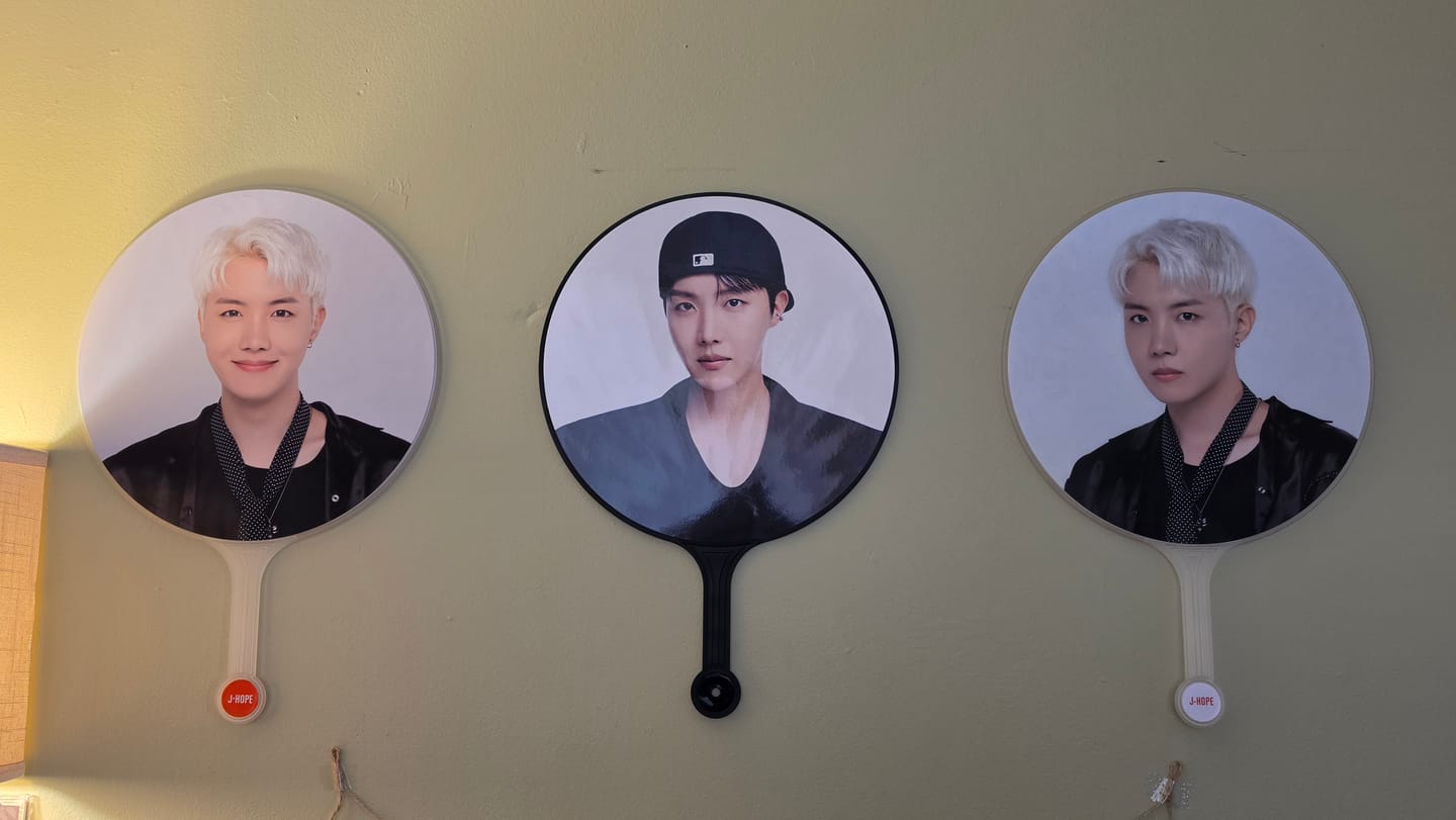 Customer photo review of BTS J-HOPE - HOPE ON THE STAGE OFFICIAL MD IMAGE PICKET