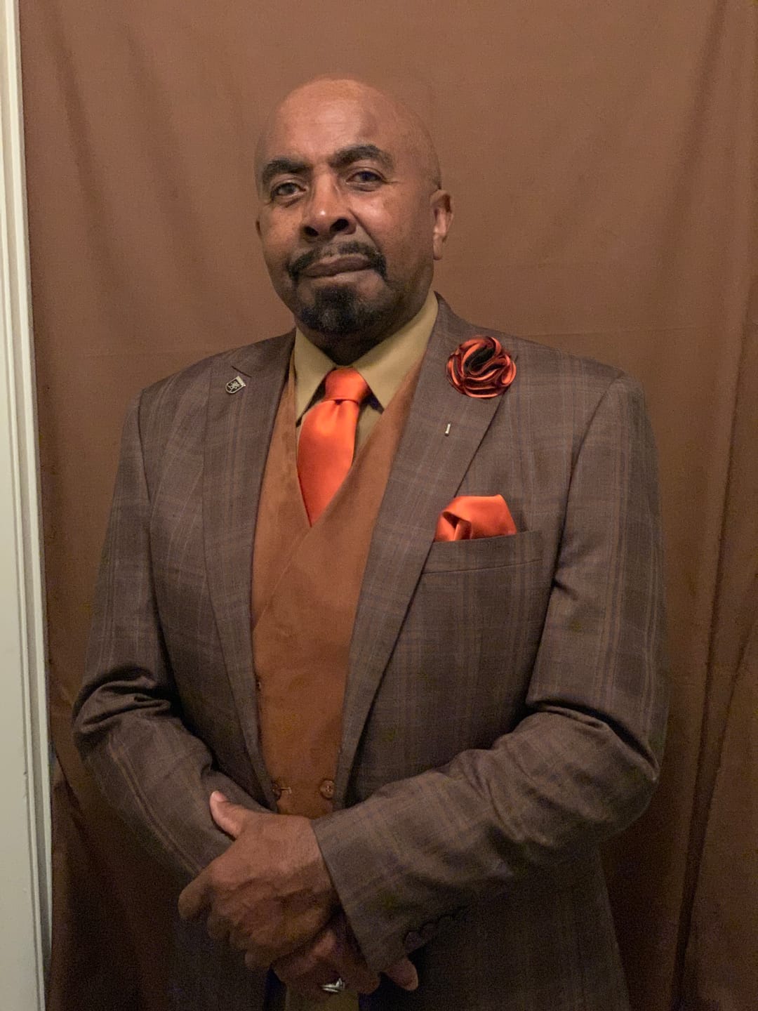 Customer photo review of Peacock Eyes Tie, Pocket Square and Cufflinks
