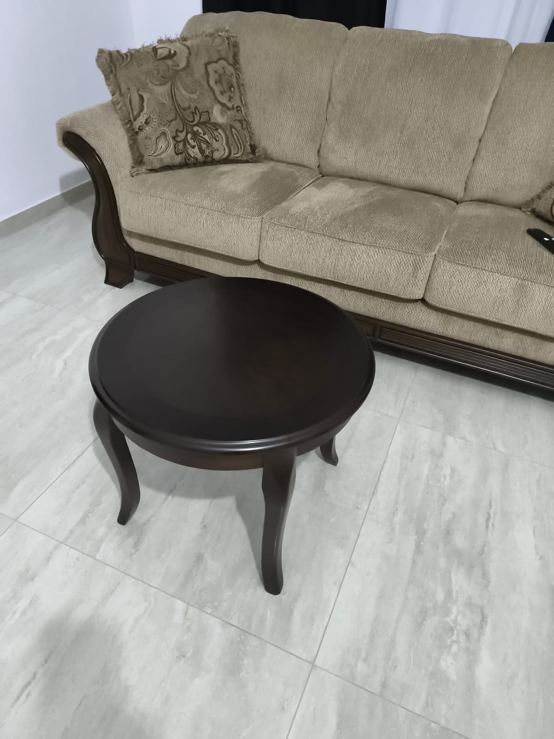 Customer photo review of Masa rotunda 60 cm nuc Royal D, lemn, 60X55