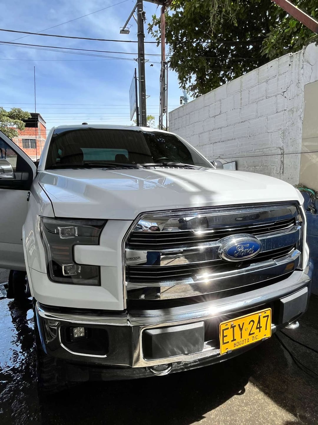 Customer photo review of PORCELNIZADO INSTANTANEO-DEVUELVE EL BRILLO ORIGINAL A TU VEHICULO