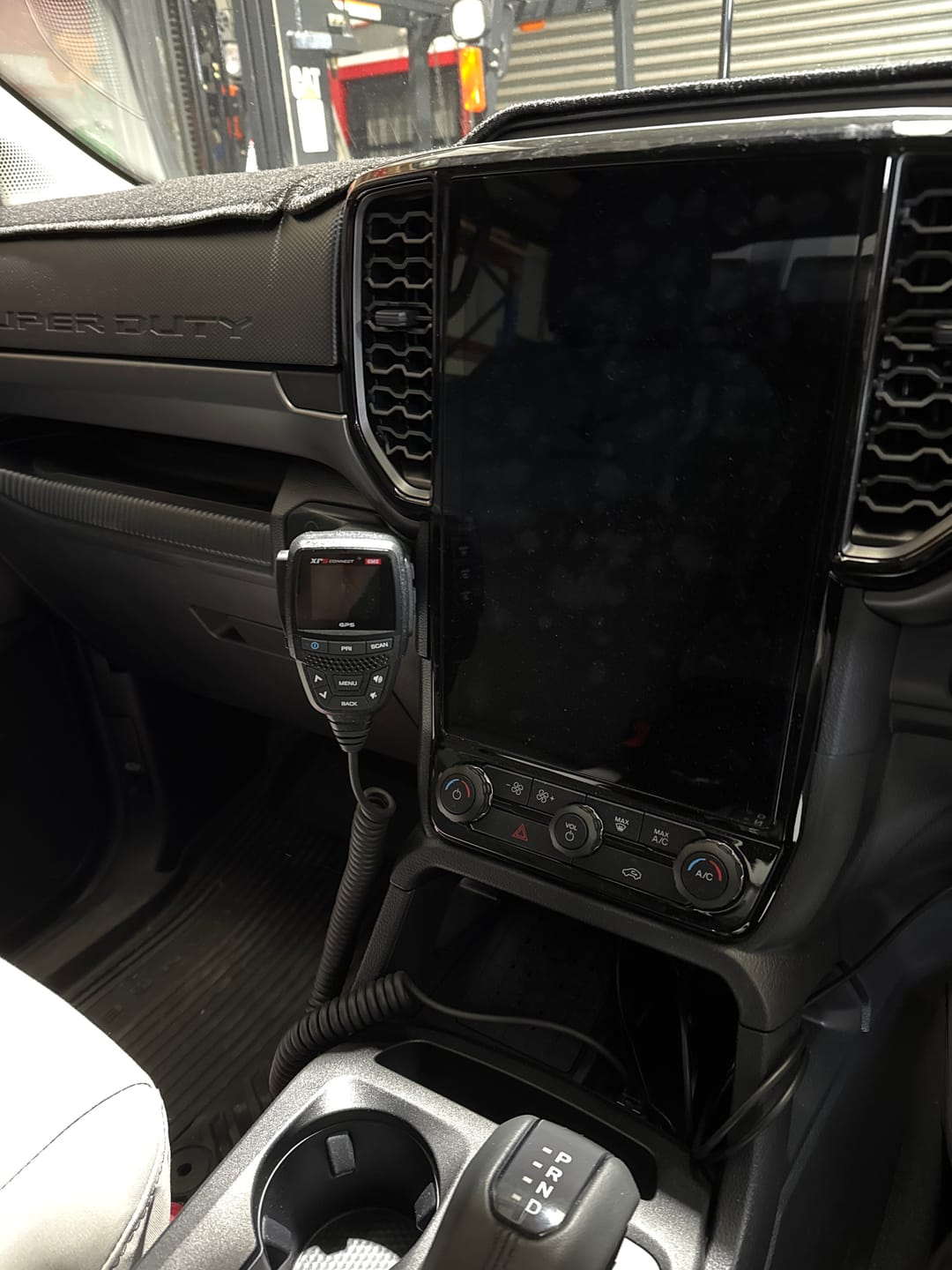 Customer photo review of UHF/Quadlock/Universal Dash Mount for Ford Ranger Super Duty IDMS