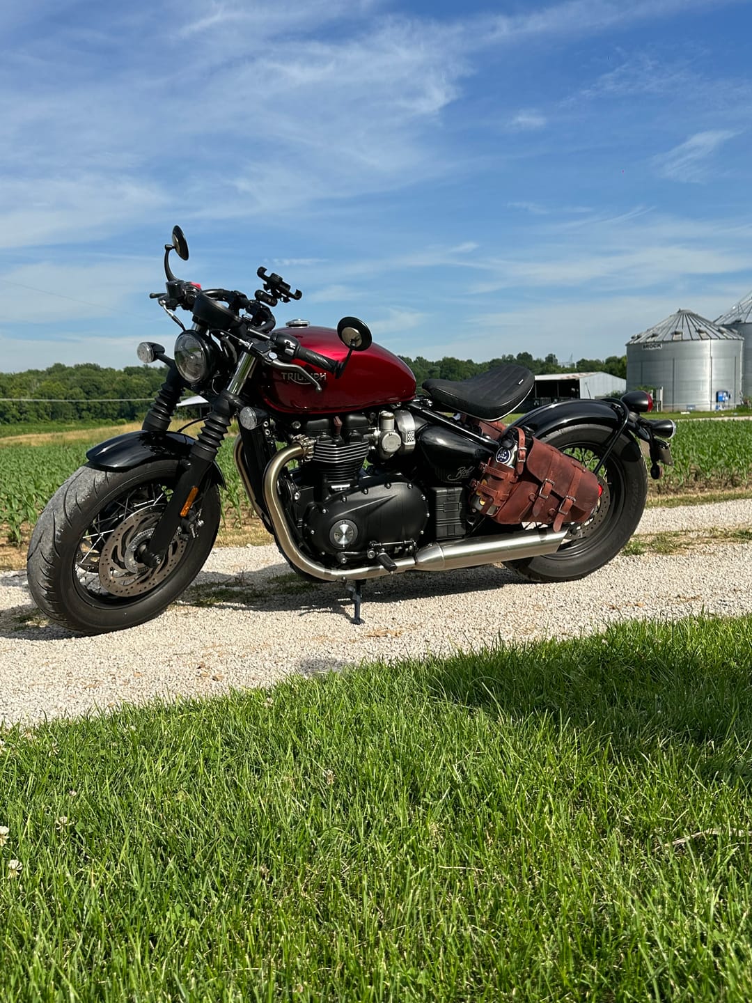 Customer photo review of Triumph Bobber & Speedmaster Left Side Solo Bag w/ Fuel Bottle Holder (TBL01FB)