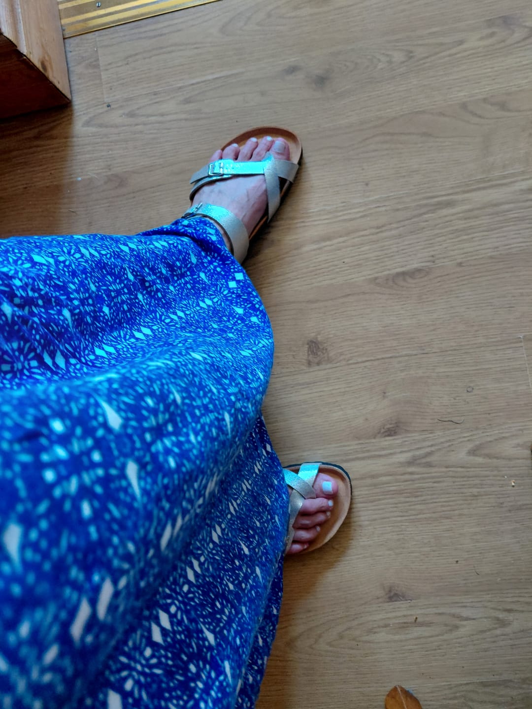 Customer photo review of Garlic Comfort Footbed Sandals