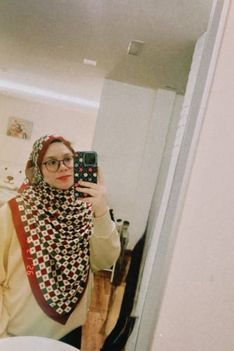 Customer photo review of Monogram Square (Burgundy)