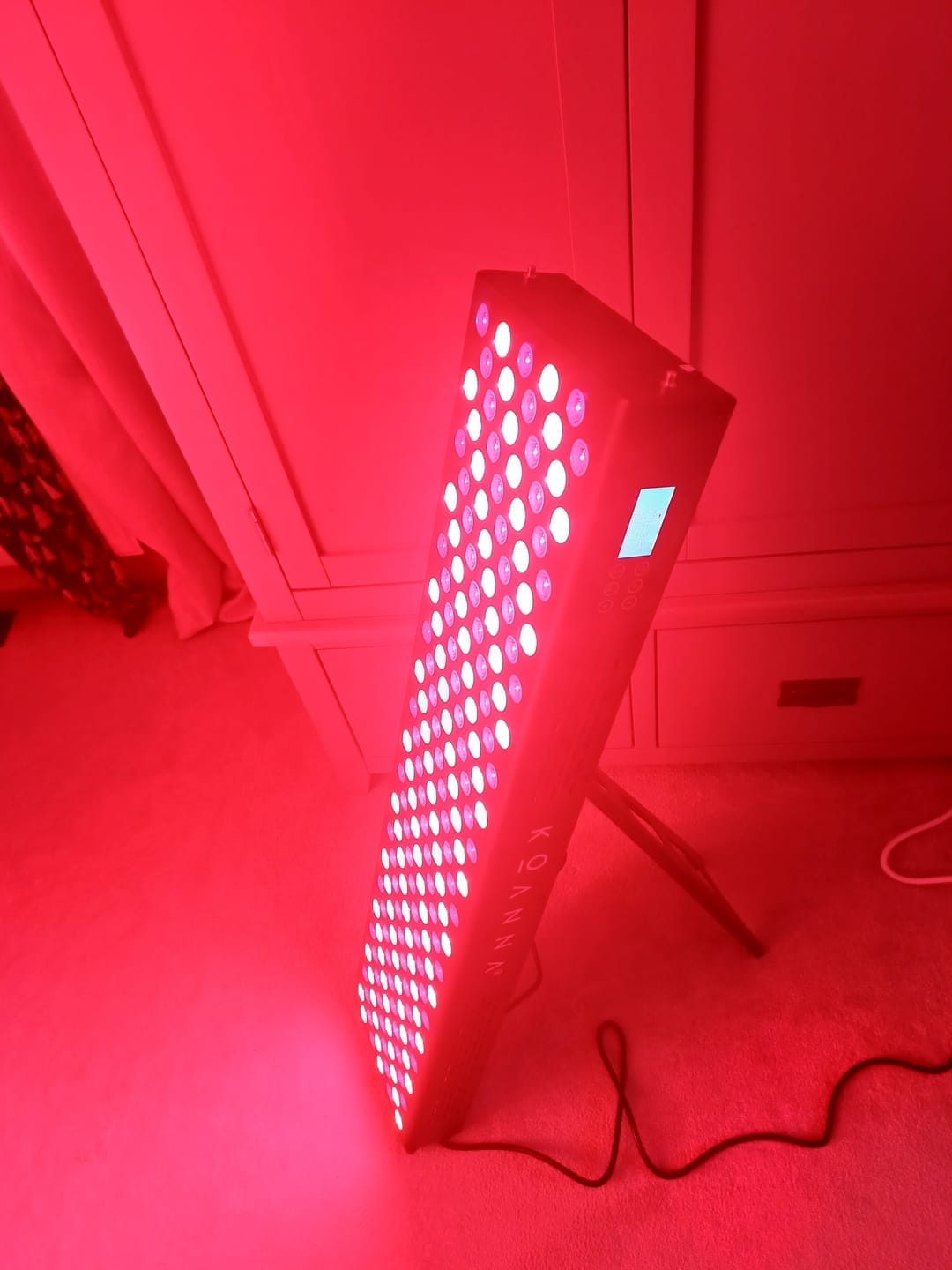 Customer photo review of Koanna® Luma1000™ – Powerful, Mid-Size Red Light Therapy Panel