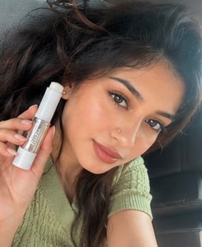 Customer photo review of Color Changing Foundation Stick