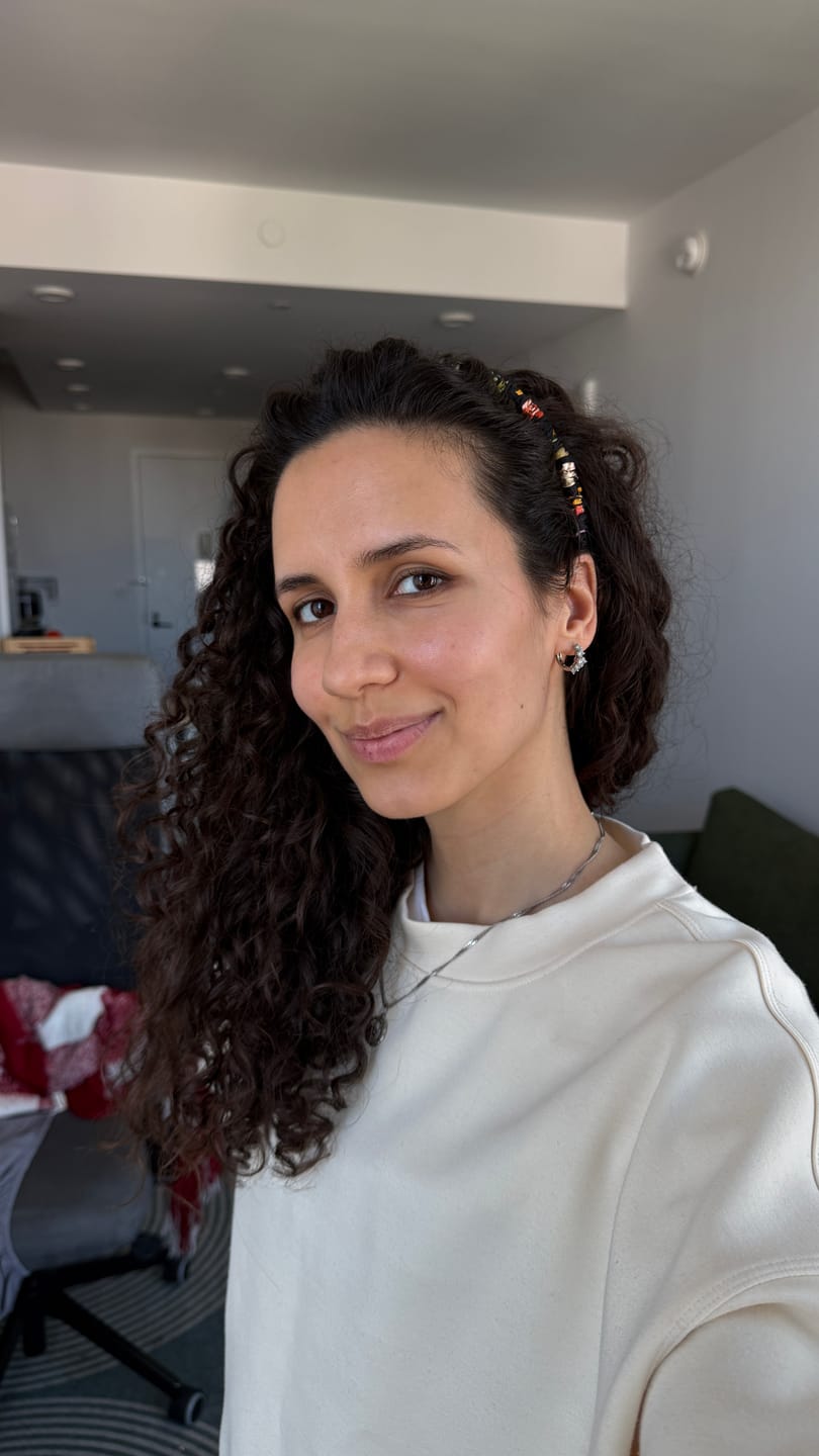 Customer photo review of Comfort Curve Silk Headband