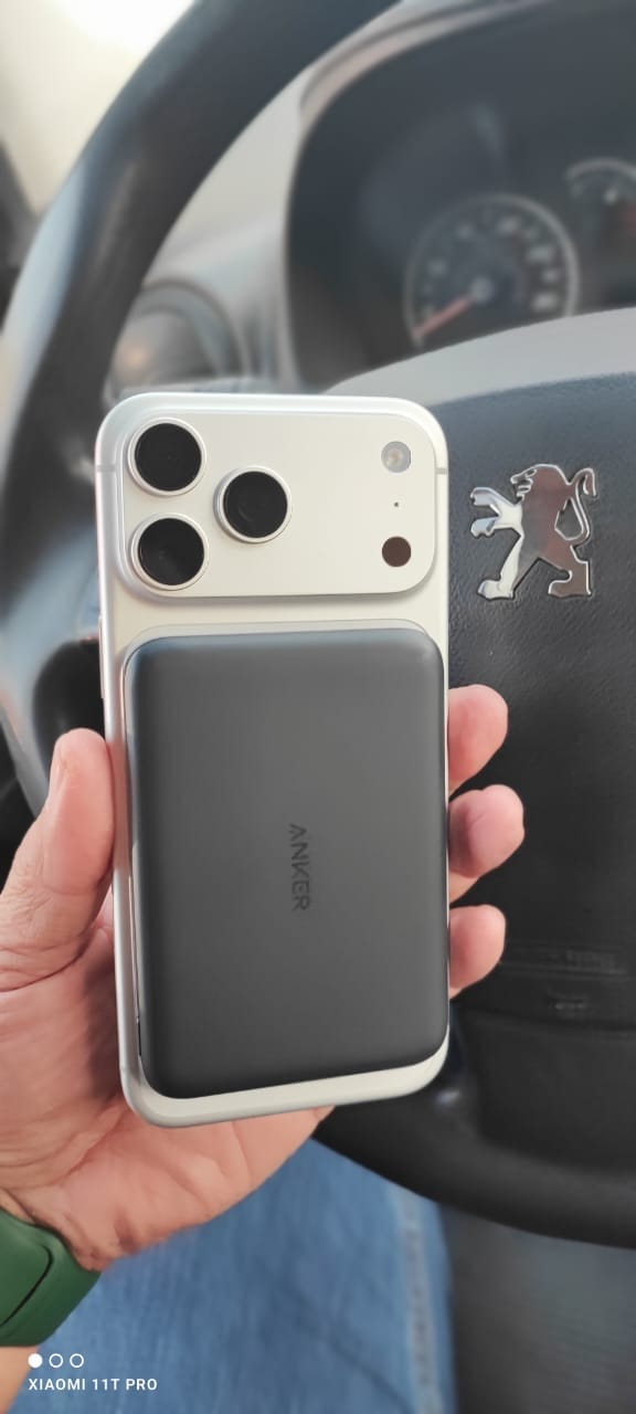 Customer photo review of Power Bank Magnético Anker Nano 5000mAh Qi2 Ultra Slim Negro – Carga Inalámbrica 15W USB-C 20W