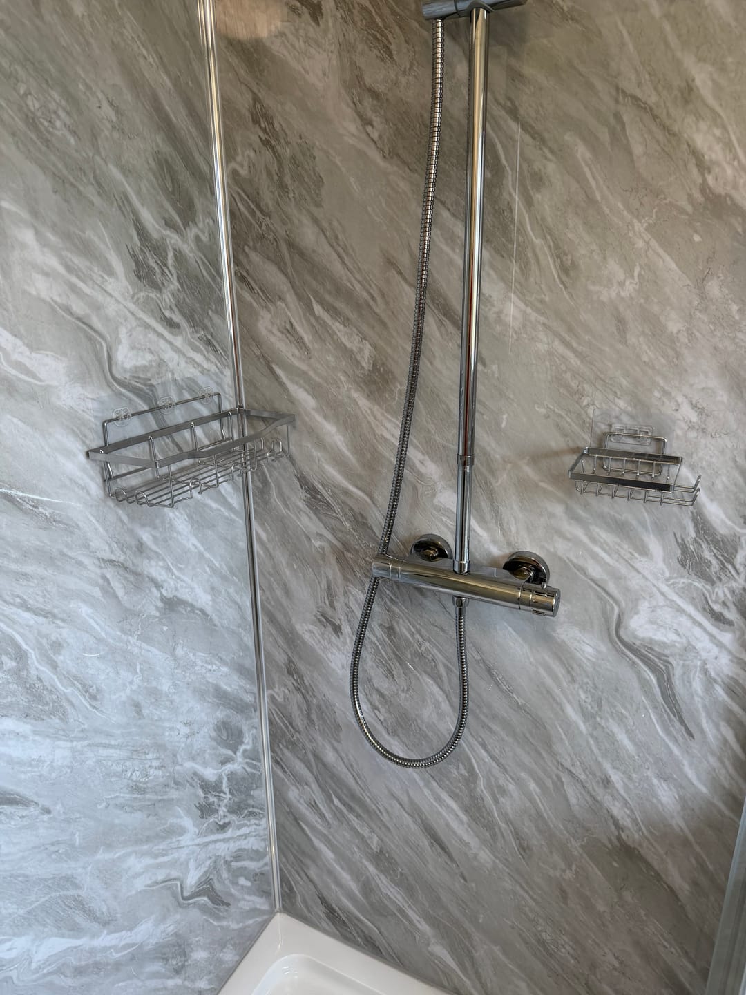Customer photo review of Gripbond Pro White - All-in-One Universal Hybrid Sealant and Adhesive - EU3 310 Millilitre Cartridge, 1 x Tube