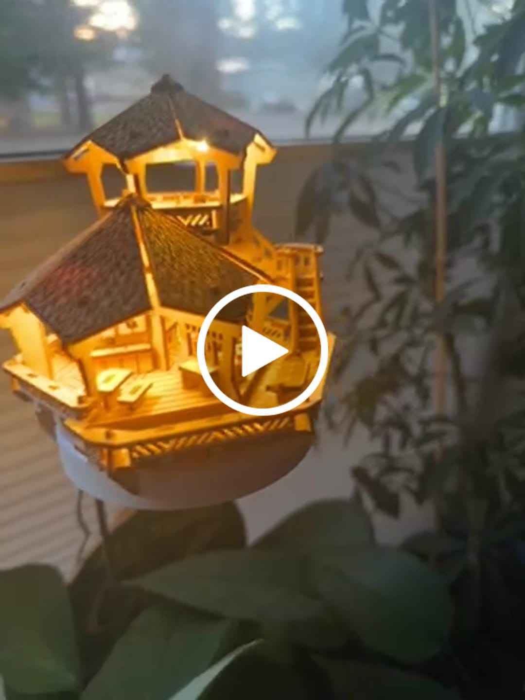 Customer video review of Island Cabana + Grow Light