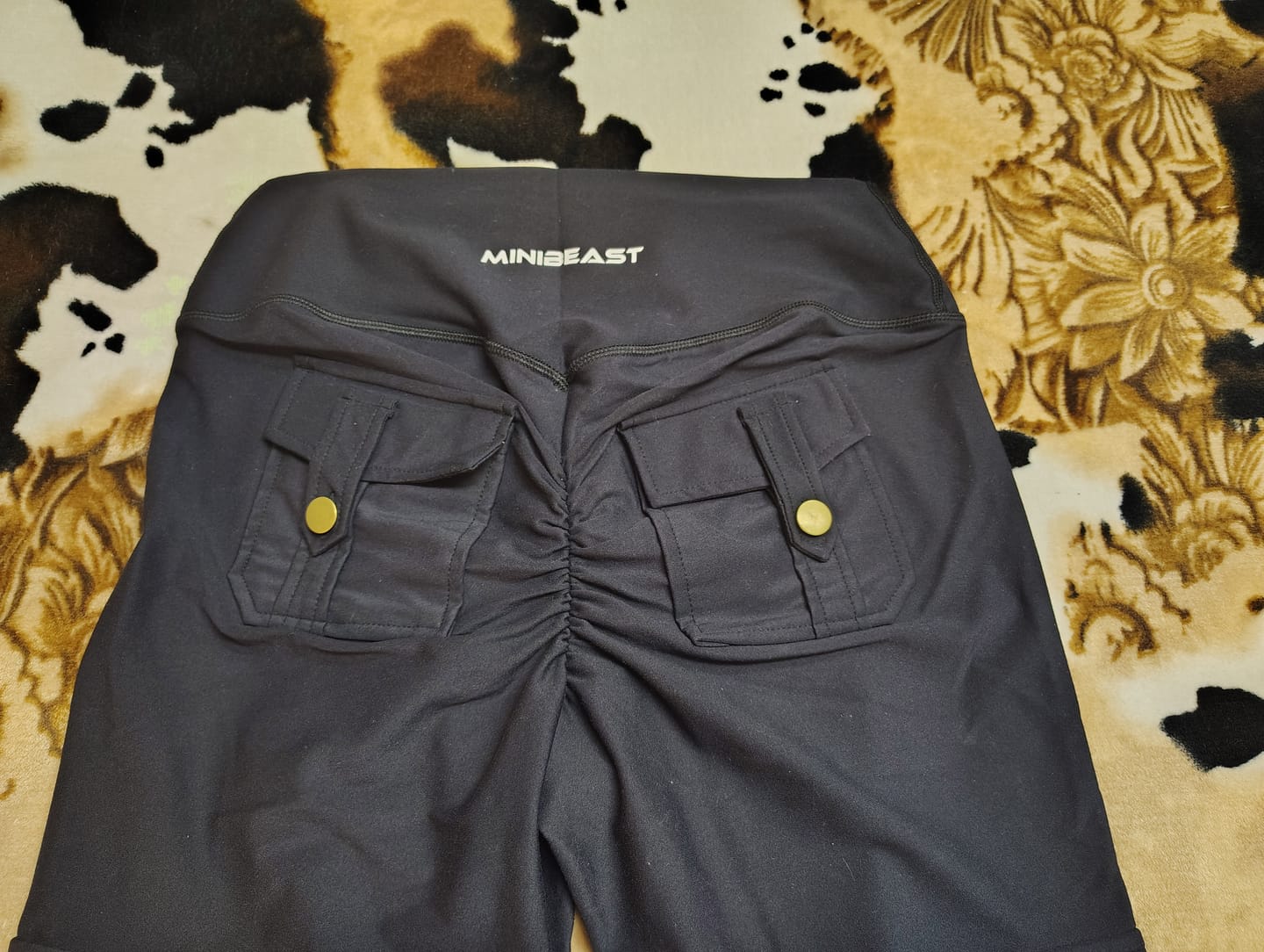 Customer photo review of Curve Cargo Leggings