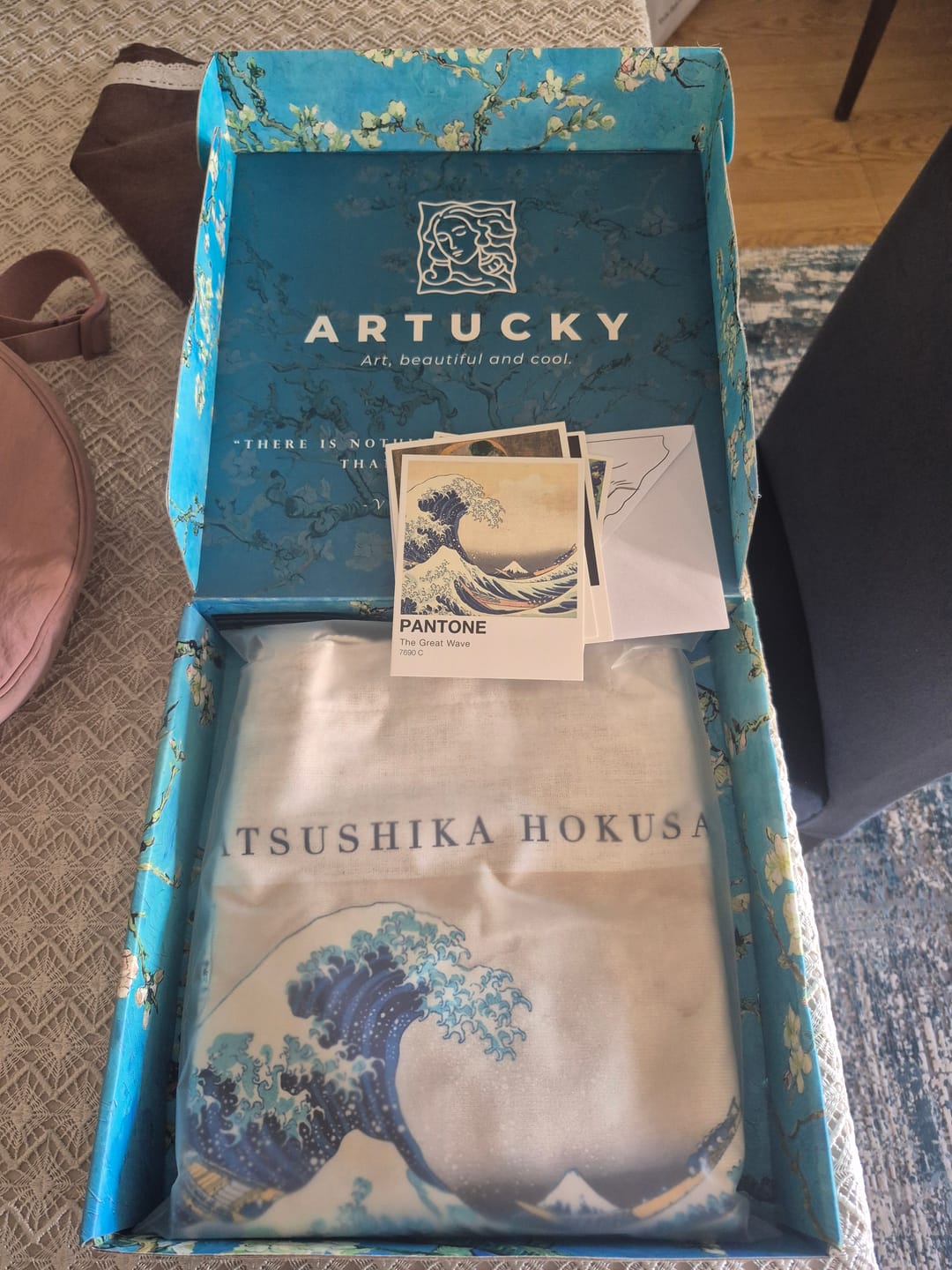 Customer photo review of Hokusai Great Wave Omuz Çantası